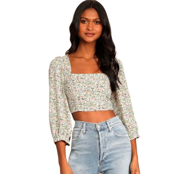 Lulus Tops - Lulus Womens Even Sweeter Floral Print Crop Top Size M 3/4 Sleeve White NWT